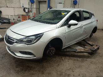 disassembly passenger cars Opel Astra Astra K Hatchback 5-drs 1.6 CDTI 110 16V (B16DTE(Euro 6)) [81kW]  (06-=
2015/12-2022) 2019