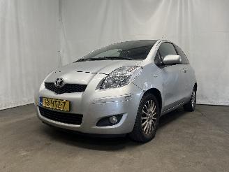 Damaged car Toyota Yaris Yaris II (P9) Hatchback 1.33 16V Dual VVT-I (1NRFE) [74kW]  (11-2008/1=
2-2011) 2009/3