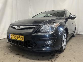 Avarii autoturisme Hyundai I-30 i30 Crosswagon (WWH) Combi 1.4 CVVT 16V (G4FA) [80kW]  (11-2009/06-201=
2) 2011/11