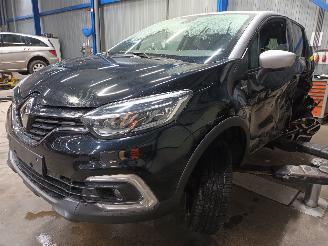 Salvage car Renault Captur Captur I (2R) SUV 1.2 TCE 16V EDC (H5F-412(H5F-G4)) [87kW]  (01-2016/.=
=2E.) 2017/9