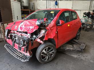 Salvage car Peugeot 108 108 Hatchback 1.0 12V (1KRFE(CFB)) [51kW]  (05-2014/...) 2017/7