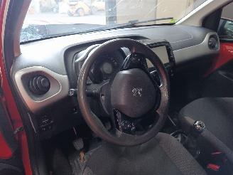 Peugeot 108 108 Hatchback 1.0 12V (1KRFE(CFB)) [51kW]  (05-2014/...) picture 5