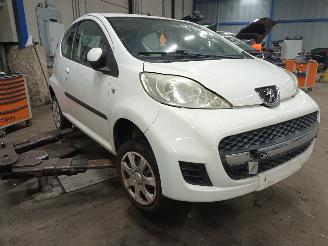 Peugeot 107 107 Hatchback 1.0 12V (384F(1KR)) [50kW]  (06-2005/05-2014) picture 2