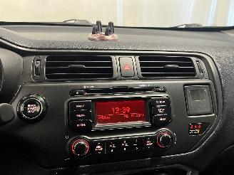 Kia Rio Rio III (UB) Hatchback 1.2 CVVT 16V (G4LA5) [63kW]  (09-2011/12-2017) picture 14