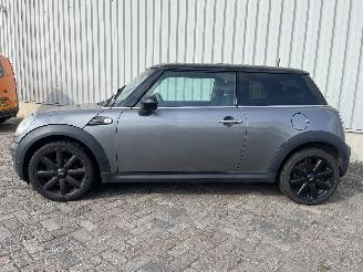 Mini Mini Mini (R56) Hatchback 1.6 16V Cooper (N12-B16A) [90kW]  (09-2009/11-201=
3) picture 4