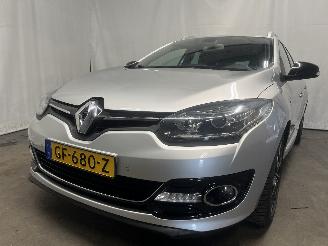 skadebil auto Renault Mégane Megane III Grandtour (KZ) Combi 5-drs 1.2 16V TCE 115 (H5F-400(H5F-A4)=
) [85kW]  (03-2012/02-2016) 2015/5
