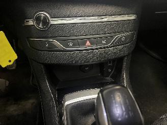 Peugeot 308 308 SW (L4/L9/LC/LJ/LR) Combi 5-drs 1.2 12V e-THP PureTech 110 (EB2DT(=
HNZ)) [81kW]  (03-2014/12-2021) picture 16