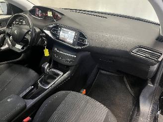 Peugeot 308 308 SW (L4/L9/LC/LJ/LR) Combi 5-drs 1.2 12V e-THP PureTech 110 (EB2DT(=
HNZ)) [81kW]  (03-2014/12-2021) picture 12