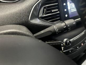 Peugeot 308 308 SW (L4/L9/LC/LJ/LR) Combi 5-drs 1.2 12V e-THP PureTech 110 (EB2DT(=
HNZ)) [81kW]  (03-2014/12-2021) picture 19