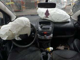Citroën C1 C1 Hatchback 1.0 12V (1KR-FE(CFB)) [50kW]  (06-2005/09-2014) picture 5