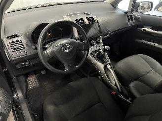 Toyota Auris Auris (E15) Hatchback 1.4 VVT-i 16V (4ZZFE) [71kW]  (03-2007/03-2009) picture 15