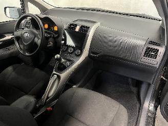 Toyota Auris Auris (E15) Hatchback 1.4 VVT-i 16V (4ZZFE) [71kW]  (03-2007/03-2009) picture 13