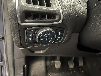 Ford Focus Focus 3 Wagon Combi 1.0 Ti-VCT EcoBoost 12V 125 (M1DC) [92kW]  (02-201=
2/05-2018) picture 18