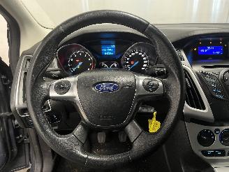 Ford Focus Focus 3 Wagon Combi 1.0 Ti-VCT EcoBoost 12V 125 (M1DC) [92kW]  (02-201=
2/05-2018) picture 12