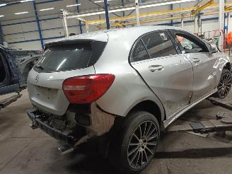 Mercedes A-klasse A (W176) Hatchback 1.6 A-180 16V (M270.910) [90kW]  (09-2012/05-2018) picture 3