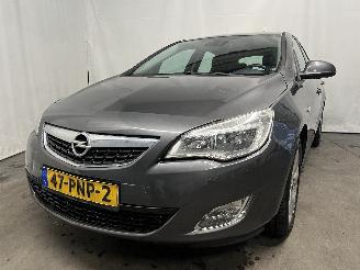 Damaged car Opel Astra Astra J (PC6/PD6/PE6/PF6) Hatchback 5-drs 1.4 Turbo 16V (A14NEL(Euro 5=
)) [88kW]  (10-2010/10-2015) 2011/2
