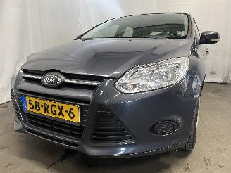 krockskadad bil auto Ford Focus Focus 3 Hatchback 1.6 Ti-VCT 16V 105 (IQDB(Euro 5)) [77kW]  (07-2010/0=
5-2018) 2011/5