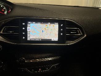 Peugeot 308 308 (L3/L8/LB/LH/LP) Hatchback 5-drs 1.2 12V VTi PureTech 82 (EB2F(HMZ=
)) [60kW]  (09-2013/06-2021) picture 14