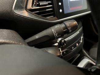 Peugeot 308 308 (L3/L8/LB/LH/LP) Hatchback 5-drs 1.2 12V VTi PureTech 82 (EB2F(HMZ=
)) [60kW]  (09-2013/06-2021) picture 16