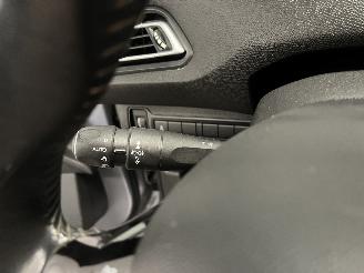 Peugeot 308 308 (L3/L8/LB/LH/LP) Hatchback 5-drs 1.2 12V VTi PureTech 82 (EB2F(HMZ=
)) [60kW]  (09-2013/06-2021) picture 17