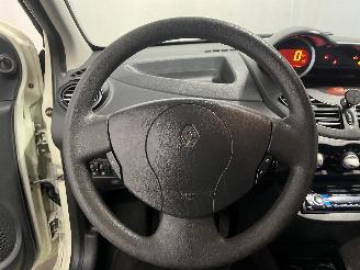 Renault Twingo Twingo II (CN) Hatchback 3-drs 1.2 16V (D4F-764(D4F-E7)) [55kW]  (03-2=
007/09-2014) picture 16