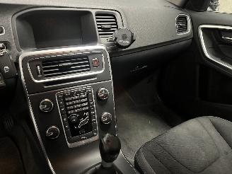 Volvo V-60 V60 I (FW/GW) Combi 1.6 DRIVe (D4162T) [84kW]  (02-2011/12-2015) picture 16