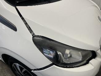 Peugeot 108 108 Hatchback 1.0 12V (1KRFE(CFB)) [51kW]  (05-2014/...) picture 8