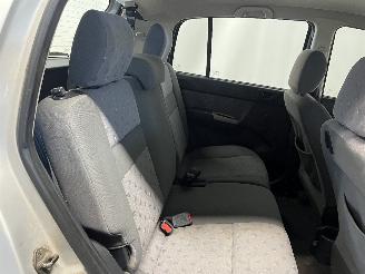 Hyundai Getz Getz Hatchback 1.3i 12V (G4EA) [63kW]  (09-2003/09-2005) picture 16