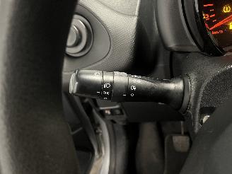 Peugeot 108 108 Hatchback 1.0 12V (1KRFE(CFB)) [51kW]  (05-2014/...) picture 24