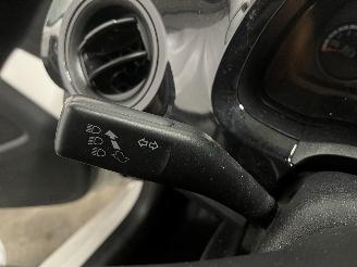 Volkswagen Up! Up! (121) Hatchback 1.0 12V 60 (CHYE) [44kW]  (08-2011/08-2020) picture 18