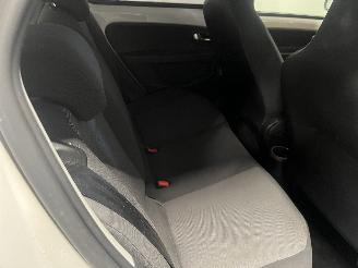 Volkswagen Up! Up! (121) Hatchback 1.0 12V 60 (CHYE) [44kW]  (08-2011/08-2020) picture 14