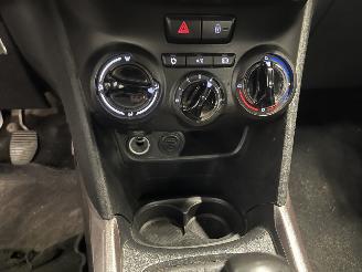 Peugeot 2008 2008 (CU) MPV 1.2 Vti 12V PureTech 82 (EB2F(HMZ)) [60kW]  (03-2013/12-=
2018) picture 18