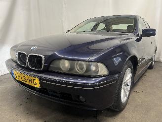 uszkodzony samochody osobowe BMW 5-serie 5 serie (E39) Sedan 520i 24V (M54-B22(226S1)) [125kW]  (09-2000/06-200=
3) 2003/4