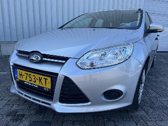 Avarii autoturisme Ford Focus Focus 3 Wagon Combi 1.0 Ti-VCT EcoBoost 12V 100 (M2DA(Euro 5)) [74kW] =
 (02-2012/05-2018) 2013/11