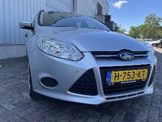 Ford Focus Focus 3 Wagon Combi 1.0 Ti-VCT EcoBoost 12V 100 (M2DA(Euro 5)) [74kW] =
 (02-2012/05-2018) picture 5