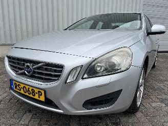 Coche accidentado Volvo S-60 S60 II (FS) Sedan 2.0 D3 20V (D5204T2) [120kW]  (04-2010/12-2014) 2010/12
