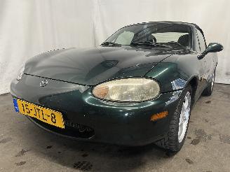 Voiture accidenté Mazda MX-5 MX-5 (NB18/35/8C) Cabrio 1.6i 16V (B6MC(Euro 2)) [81kW]  (05-1998/10-2=
005) 1998/6
