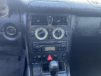 Mercedes SLK SLK (R170) Cabrio 2.3 230 K 16V (M111.973) [142kW]  (09-1996/03-2000) picture 13
