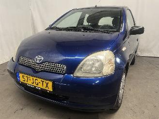 Vaurioauto  passenger cars Toyota Yaris Yaris (P1) Hatchback 1.3 16V VVT-i (2NZFE) [63kW]  (08-1999/11-2005) 2002/4