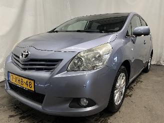 Damaged car Toyota Verso Verso MPV 1.6 16V VVT-i (1ZRFAE) [97kW]  (04-2009/08-2018) 2010/10
