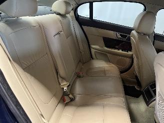 Jaguar XF XF (CC9) Sedan 2.7 D V6 24V (7G(AJ-TDV6)) [152kW]  (03-2008/04-2015) picture 13
