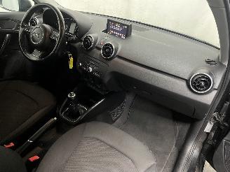 Audi A1 A1 (8X1/8XK) Hatchback 3-drs 1.2 TFSI (CBZA) [63kW]  (05-2010/04-2015)= picture 8
