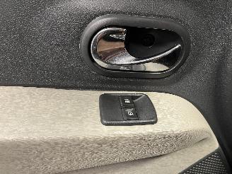 Dacia Lodgy Lodgy (JS/SD0J) MPV 1.2 TCE 16V (H5F-408) [85kW]  (03-2012/...) picture 26