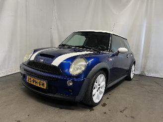 Vaurioauto  passenger cars Mini Mini Mini (R50/53) Hatchback 1.6 16V Cooper S (W11-B16A) [120kW]  (03-2002/=
09-2006) 2004/6