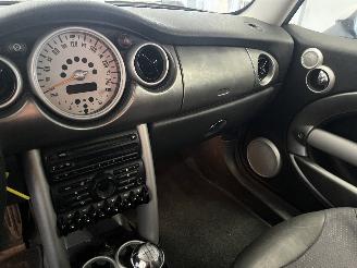 Mini Mini Mini (R50/53) Hatchback 1.6 16V Cooper S (W11-B16A) [120kW]  (03-2002/=
09-2006) picture 13