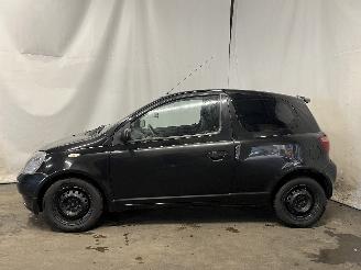 Toyota Yaris Yaris (P1) Hatchback 1.3 16V VVT-i (2SZFE) [63kW]  (08-1999/11-2005) picture 4