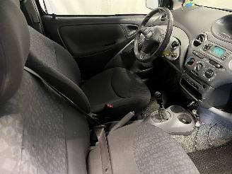 Toyota Yaris Yaris (P1) Hatchback 1.3 16V VVT-i (2SZFE) [63kW]  (08-1999/11-2005) picture 9