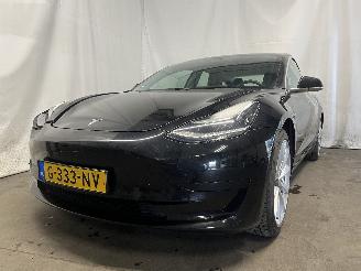 damaged passenger cars Tesla Model 3 Model 3 Sedan Model 3 (A0003K87Model 3) [175kW]  (04-2019/...) 2019/11