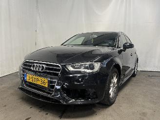begagnad bil auto Audi A3 A3 Sportback (8VA/8VF) Hatchback 5-drs 1.6 TDI Ultra 16V (CRKB(Euro 5)=
) [81kW]  (09-2013/10-2020) 2013/12