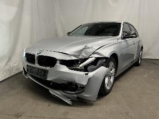 Voiture accidenté BMW 3-serie 3 serie (F30) Sedan 320i 2.0 16V (N20-B20B) [135kW]  (03-2012/10-2018)= 2012/7